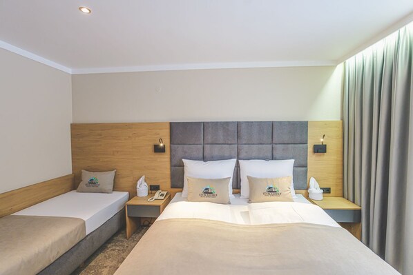 Doppelzimmer Tirol
