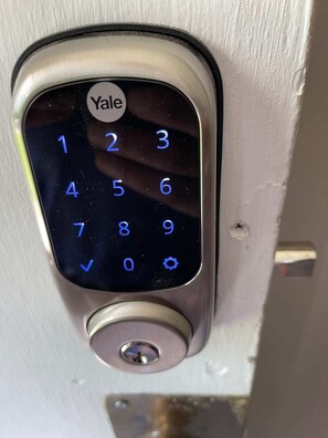 Smart Lock Self Check In