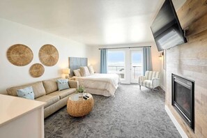 This cozy deluxe suite sleeps up to six guests