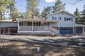 Beautiful 5 bedroom / 4 bathroom home