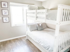 #3- Bedroom (Queen Bunk Beds)