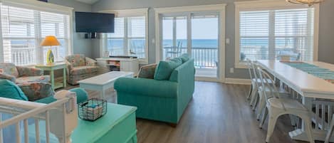 "It was gorgeous with amazing views of the ocean in the living room." - Amanda