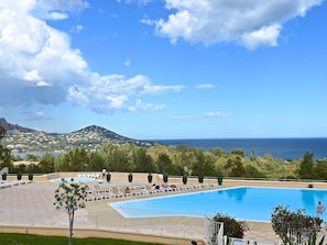 Cloud, Water, Sky, Plant, Blue, Building, Tree, Swimming Pool, Shade, Leisure