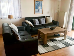 Furniture, Couch, Property, Table, Picture Frame, Comfort, Wood, Building, Living Room, Studio Couch