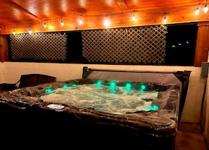 Relax after a day in Nashville in the hot tub
