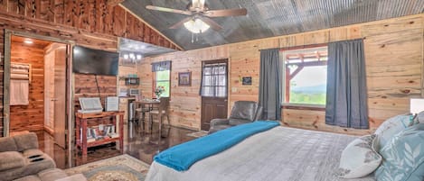 Ozark Vacation Rental | Studio | 1BA | 432 Sq Ft | 1 Step Required to Access