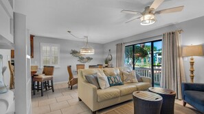 Beachwood Villas 4G Living Area