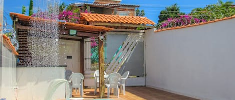 Hospede-se em uma incrível casa com excelente localização, em Vera Cruz/BA