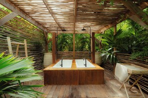 Baignoire exterieure bungalow 3
