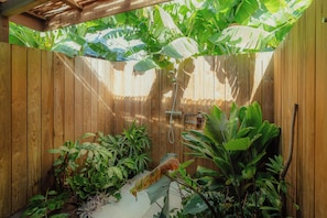 Bungalow 4 douche extérieure Anacardier-3
