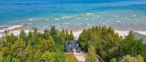 Mesmerizing natural setting in which the cottage is nestled.