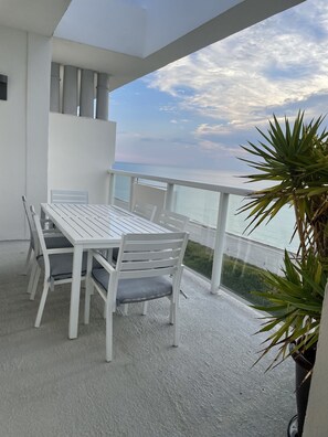 Balcony Dining