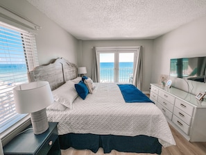 Wake up surrounded by gorgeous emerald Gulf water in our corner unit.