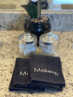 Bathroom amenities