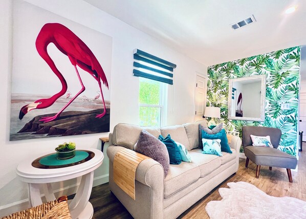 Enjoy tropical design in cozy home.
