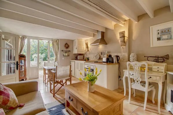 Living/Dining Kitchen area