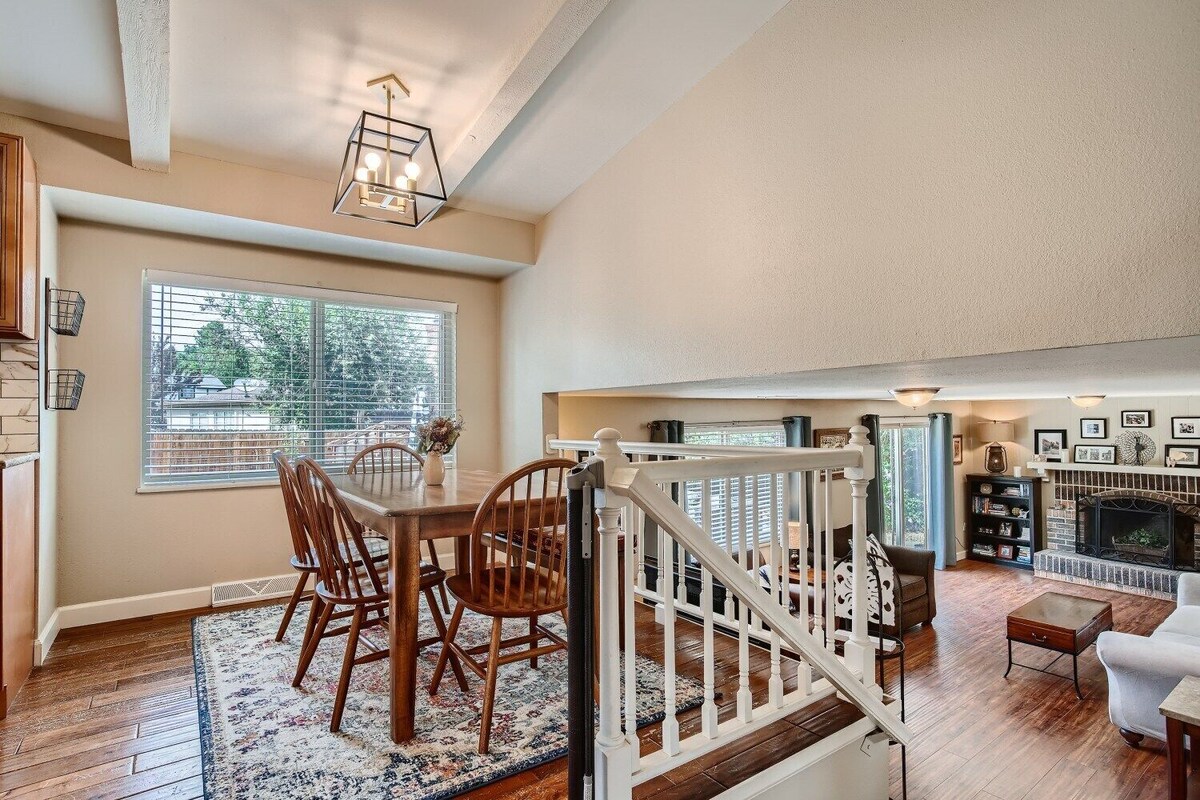 Ideally Located-Park-Pet Friendly-Fenced Yard