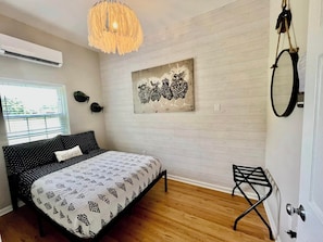 Second bedroom with full size bed and chicken theme