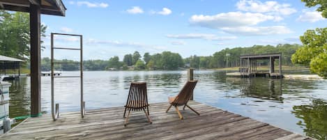 Perfect sitting area for sunrise or sunset on the boat dock. 