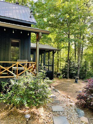 Screened in porch to enjoy a morning coffee or afternoon nap. 