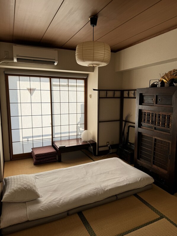Rent Yuyake apartment in Tokyo - Tatami room  1
