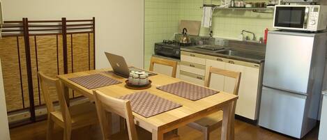 Rent Yuyake apartment in Tokyo - Kitchen / dining room