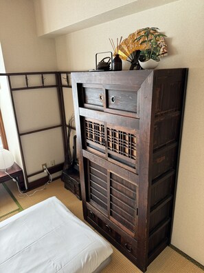 Rent Yuyake apartment in Tokyo - Tatami room  1