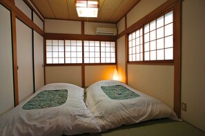 Mieten Sie das Haus Gion Rokudo in Kyoto | Japan Experience - Schlafzimmer (futons)