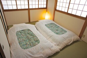 Mieten Sie das Haus Gion Rokudo in Kyoto | Japan Experience - Schlafzimmer (futons)