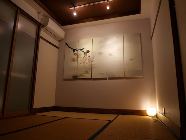 Rent Sakura Aburaya house in Takayama  - Futon bedroom