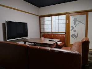 Rent Sakura Aburaya house in Takayama  - Living / dining room