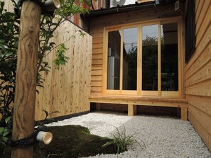 Rent Kenroku house in Kanazawa - Private garden