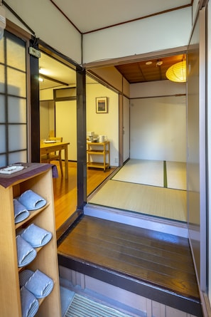 Rent Rohji house in Kyoto - Entrance