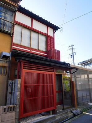 Rent Temarian house in Kanazawa | Japan Experience - Front of property