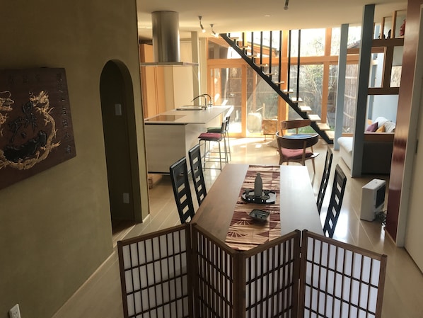 Rent Uta Yomi Dori house in Kyoto | Japan Experience - Living room