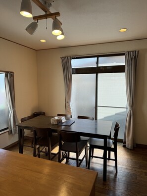  Rent Ikebukuro house in Tokyo | Japan Experience - Dining Room