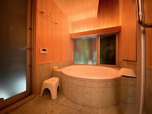 Rent Sankoku Bashira house in Kyoto - Bathroom