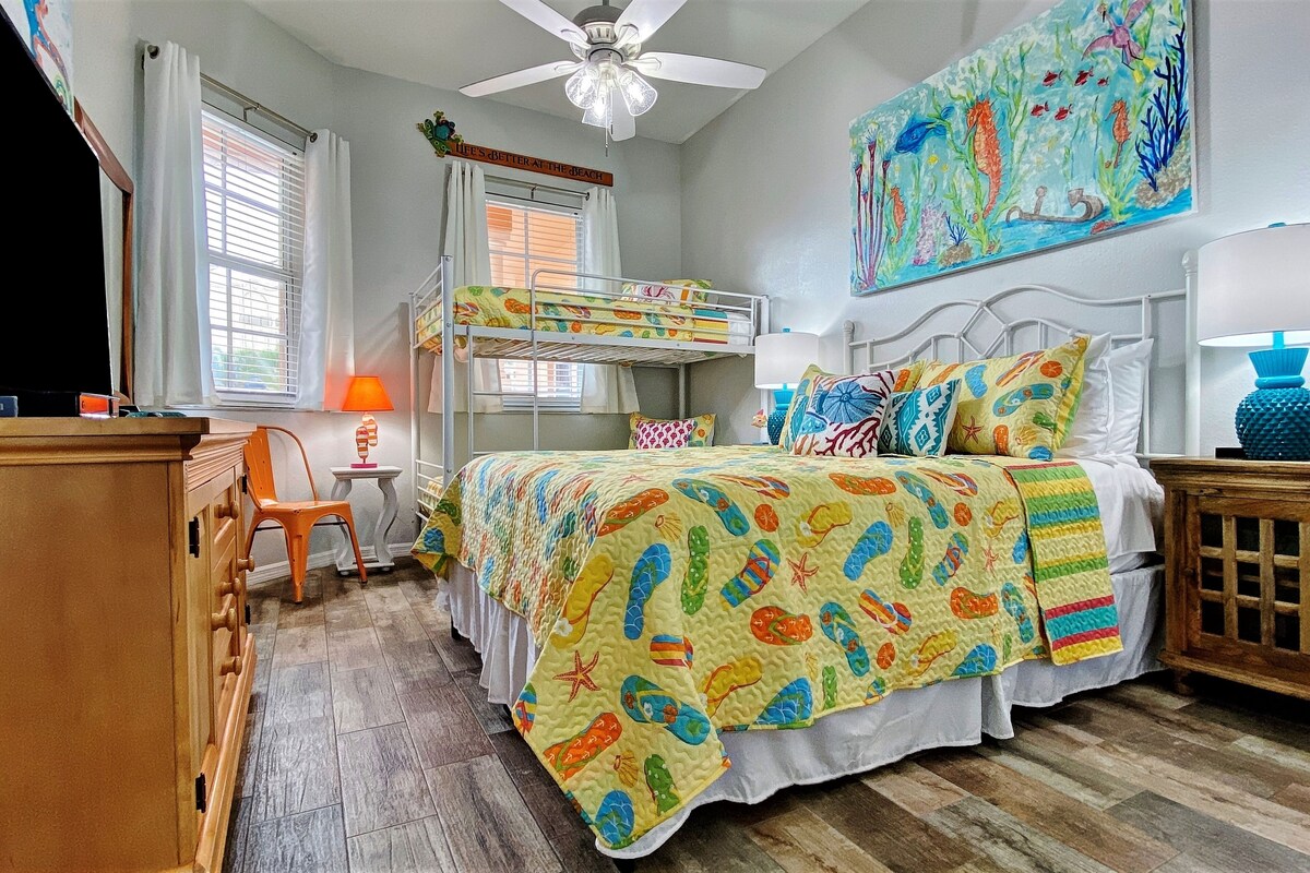 Waterview condo near the ocean with WiFi, washer/dryer, AC, pool – dogs OK