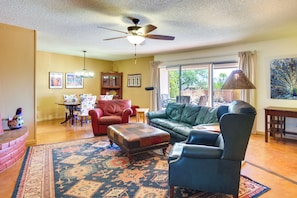 Living Room | Free WiFi