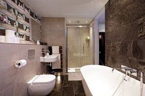 Ensuite bathroom with a relaxing walk in shower