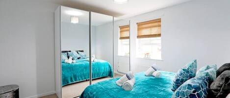 Have a tranquil sleep at the Master bedroom - Super-king size bed which we can split into two singles upon request