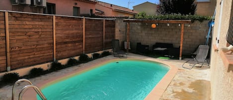 Piscine et sa terrasse 