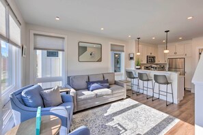Living Room | Central A/C & Heating