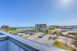 Private Rooftop Deck | Lake Michigan Views