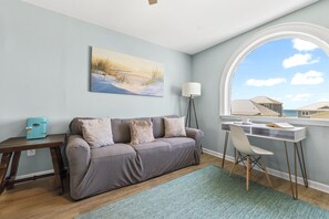 Enjoy Amazing Ocean Views from top floor window! Best workcation views!