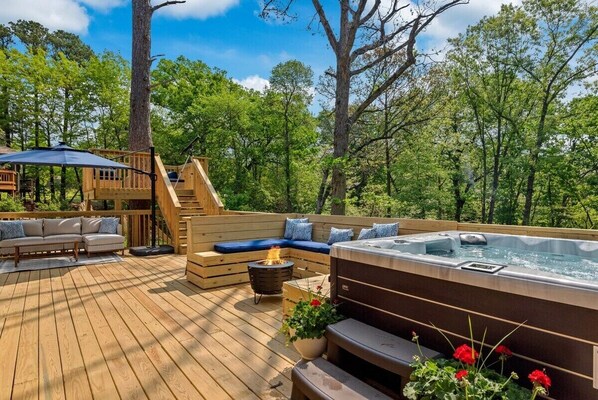 4 person hot tub!