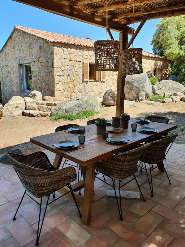 Outdoor dining