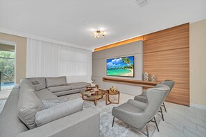2826 Storey Cove_Storey Lake_11.jpg