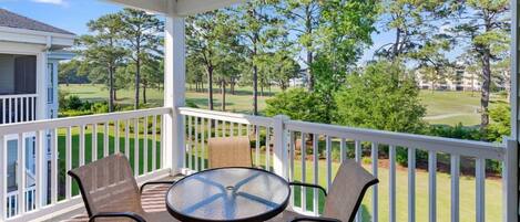 Balcony/sitting area