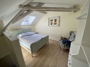 Schlafzimmer DG